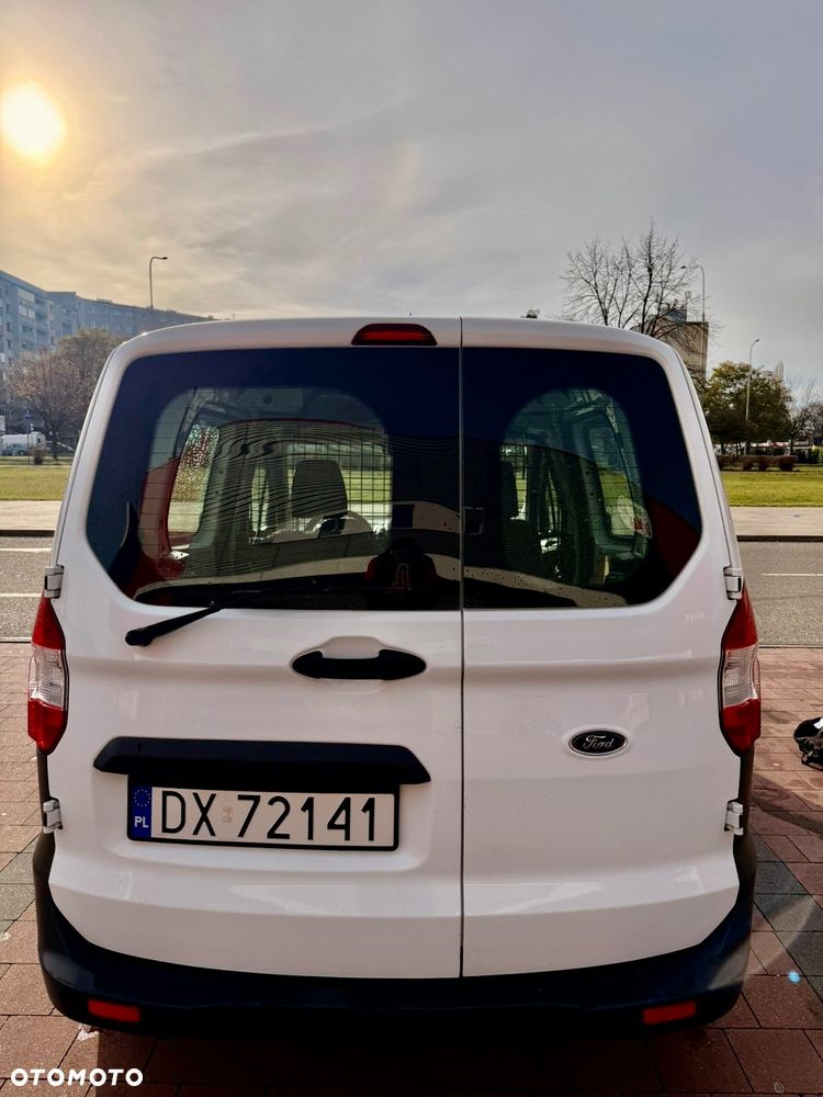 Ford Transit Courier - 4