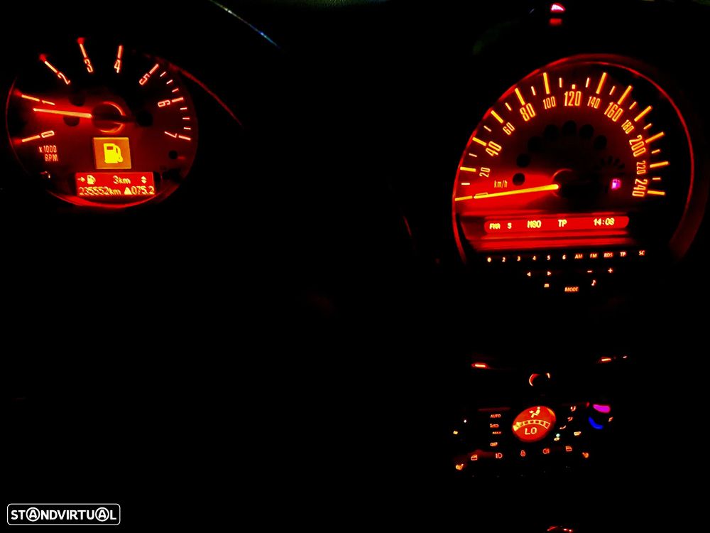 MINI Clubman Cooper D - 17