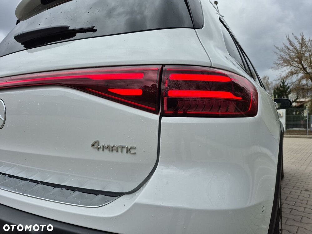 Mercedes-Benz EQB - 11