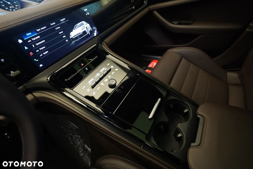 Porsche Panamera - 24