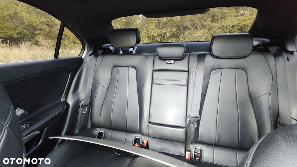 Mercedes-Benz Klasa A 220 4-Matic 7G-DCT - 30