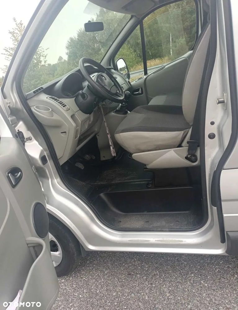 Opel Vivaro - 10