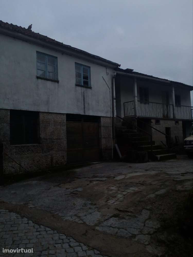 Moradia em Rio Mau - Barreiró + 1 hectare de terreno - Grande imagem: 2/2