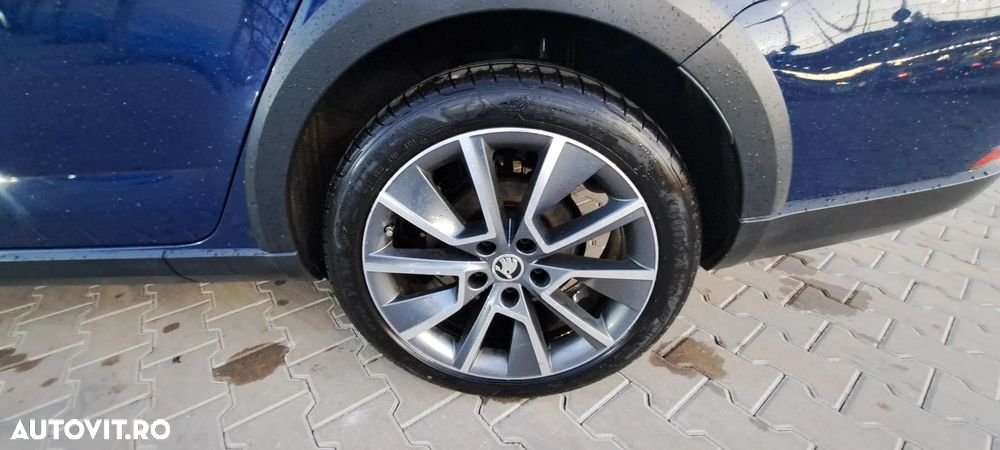 Skoda Octavia Combi Diesel 2.0 TDI 4X4 DSG Scout - 6