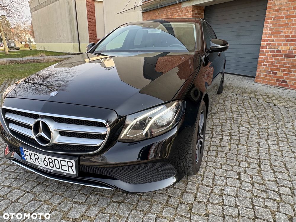 Mercedes-Benz Klasa E 200 4Matic 9G-TRONIC Avantgarde - 4