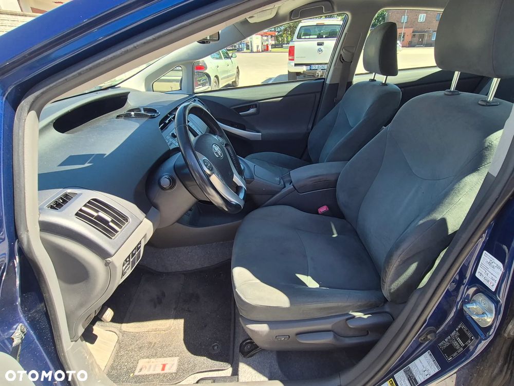 Toyota Prius (Hybrid) Executive - 17