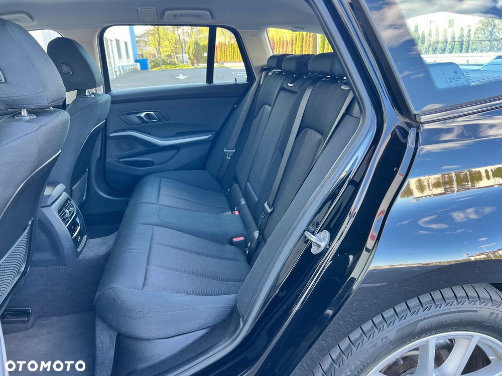 BMW Seria 3 318i Advantage - 17