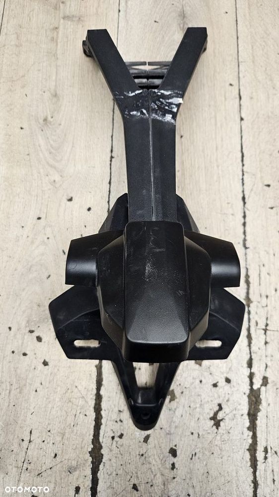 Uchwyt tablicy kierunkowskazów Honda CB125 R - 16