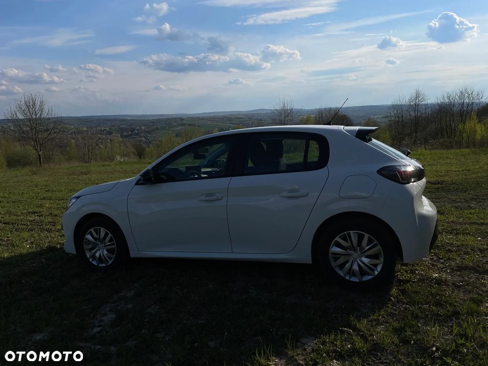 Peugeot 208 - 10