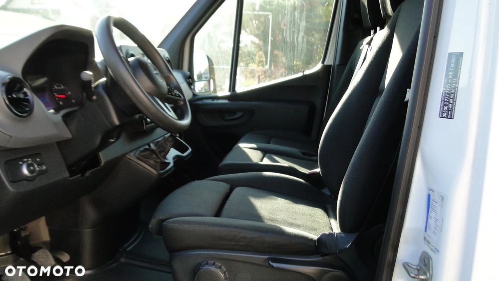 Mercedes-Benz SPRINTER - 14