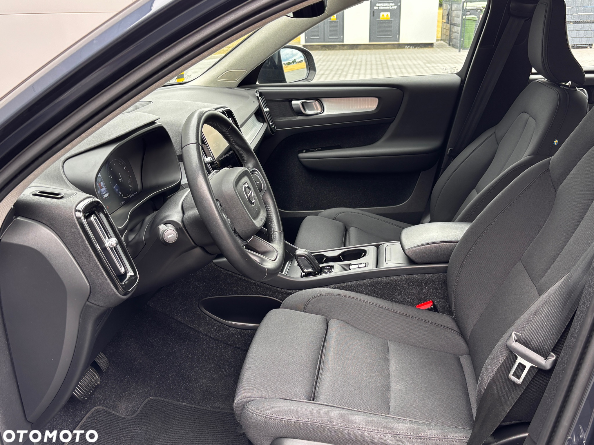 Volvo XC 40 T3 Geartronic Momentum Pro - 12