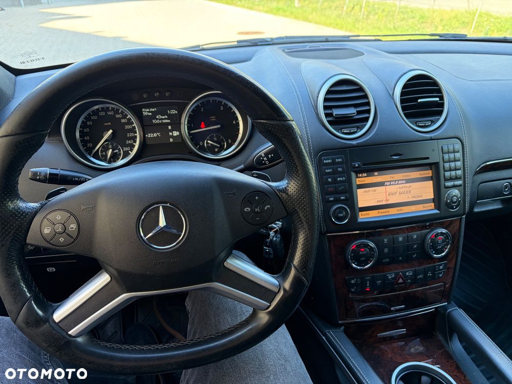 Mercedes-Benz ML - 21