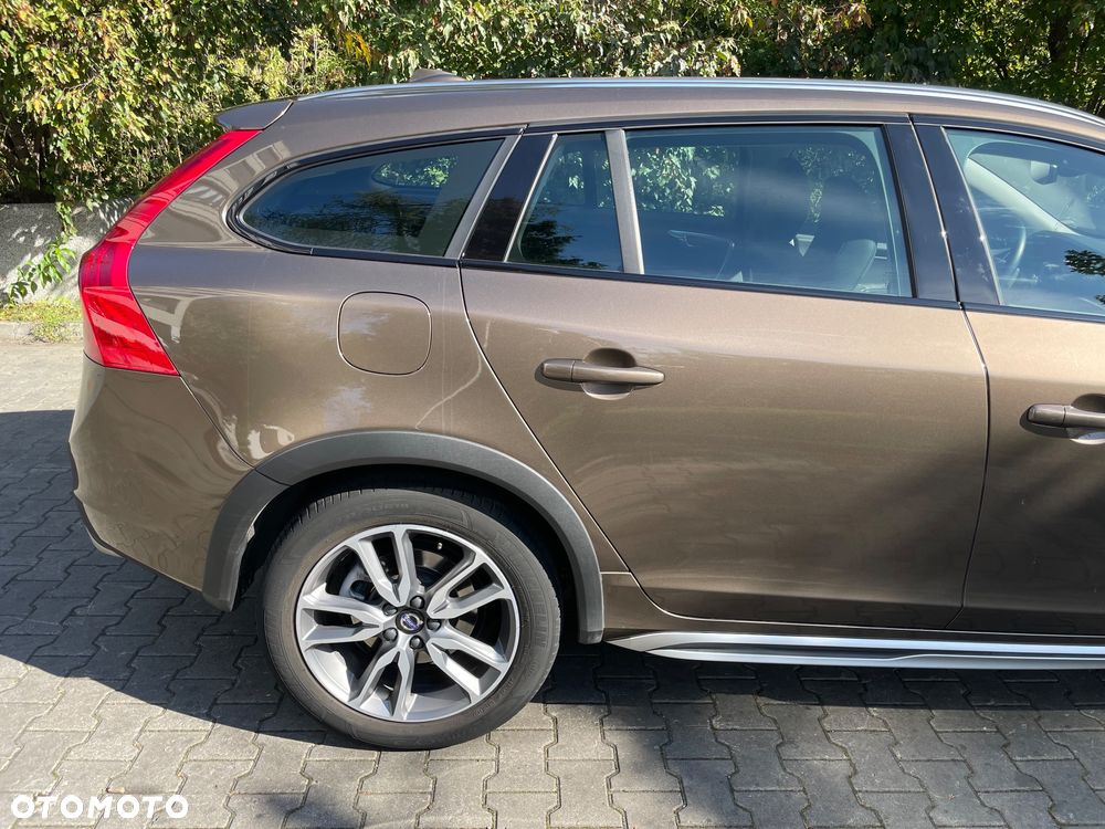 Volvo V60 Cross Country T5 AWD Summum - 6