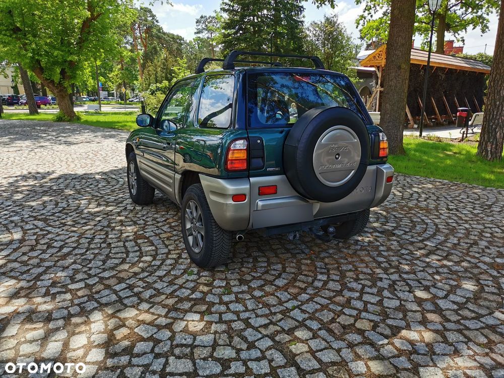 Toyota RAV4 - 8