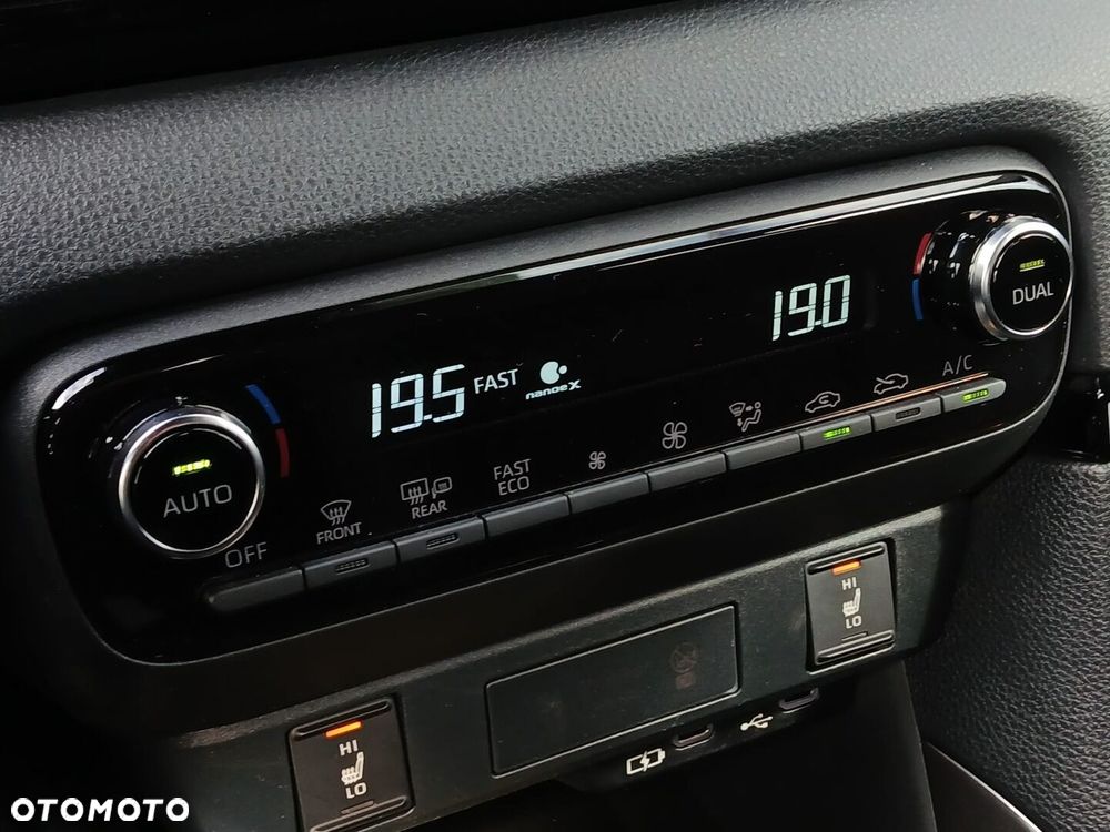 Toyota Yaris Hybrid 1.5 GR Sport - 24