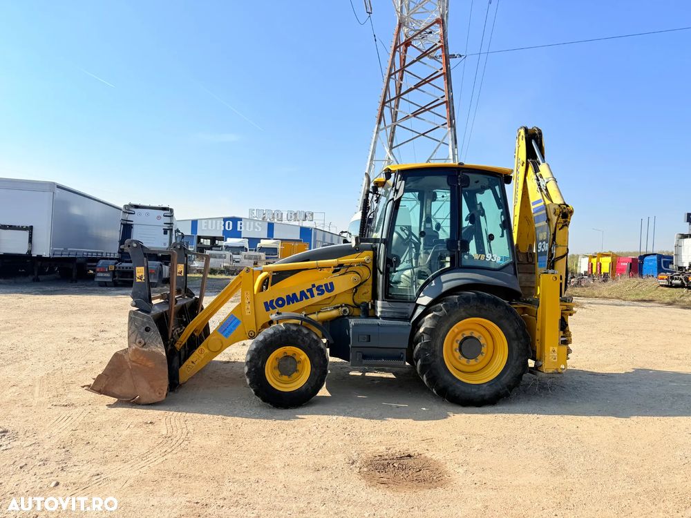 Komatsu WB93 - 6
