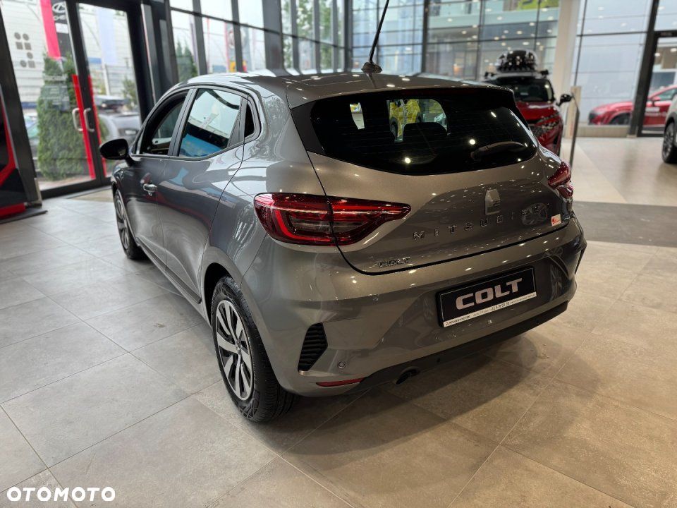 Mitsubishi Colt - 4