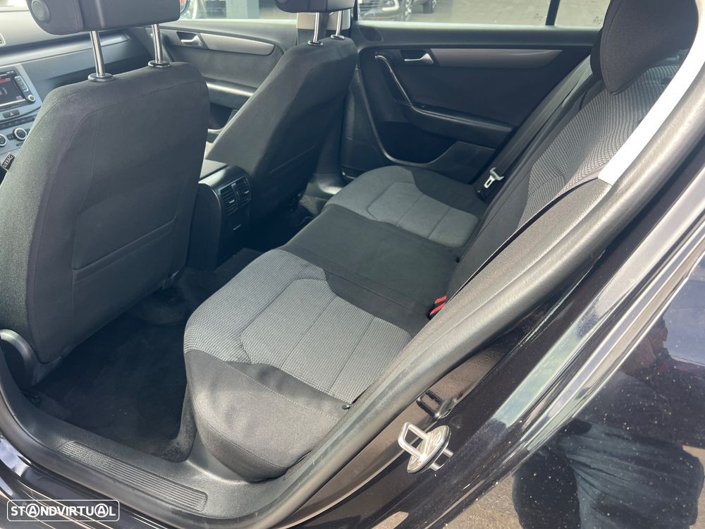 VW Passat 1.6 TDI Confortline - 37
