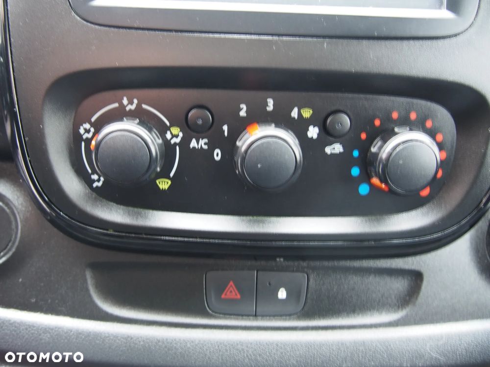 Opel VIVARO - 13