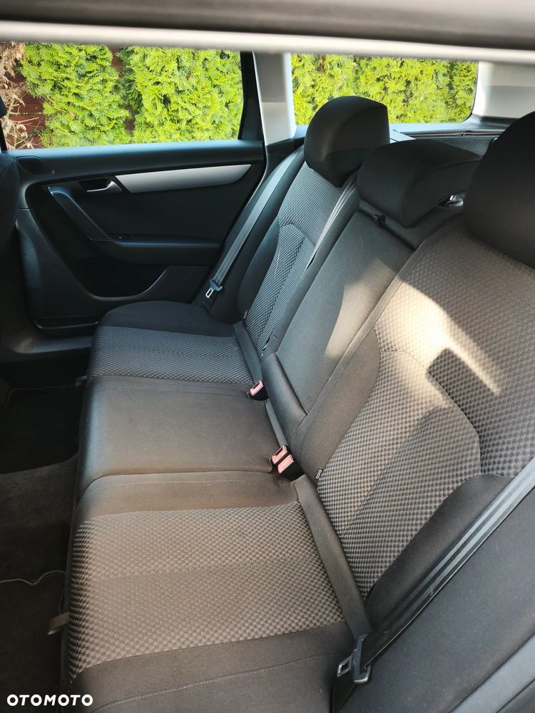 Volkswagen Passat 1.6 TDI BlueMotion Technology Trendline - 23