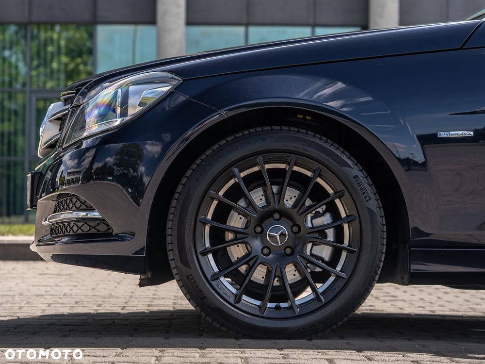 Mercedes-Benz Klasa C 250 CGI BlueEff - 6