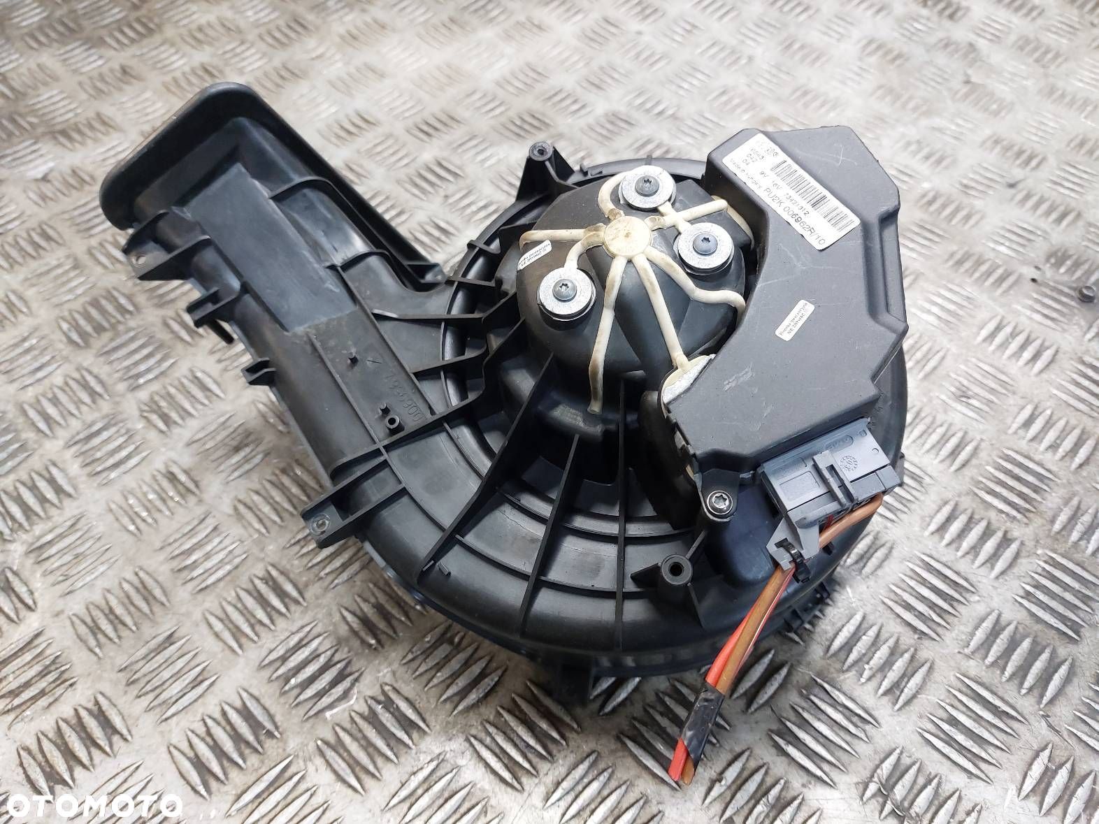 DMUCHAWA WENTYLATOR NAWIEWU + REZYSTOR OPEL VECTRA C 985852T 73421312 - 1