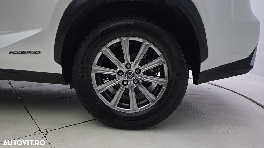 Lexus Seria NX 300h AWD Business - 22