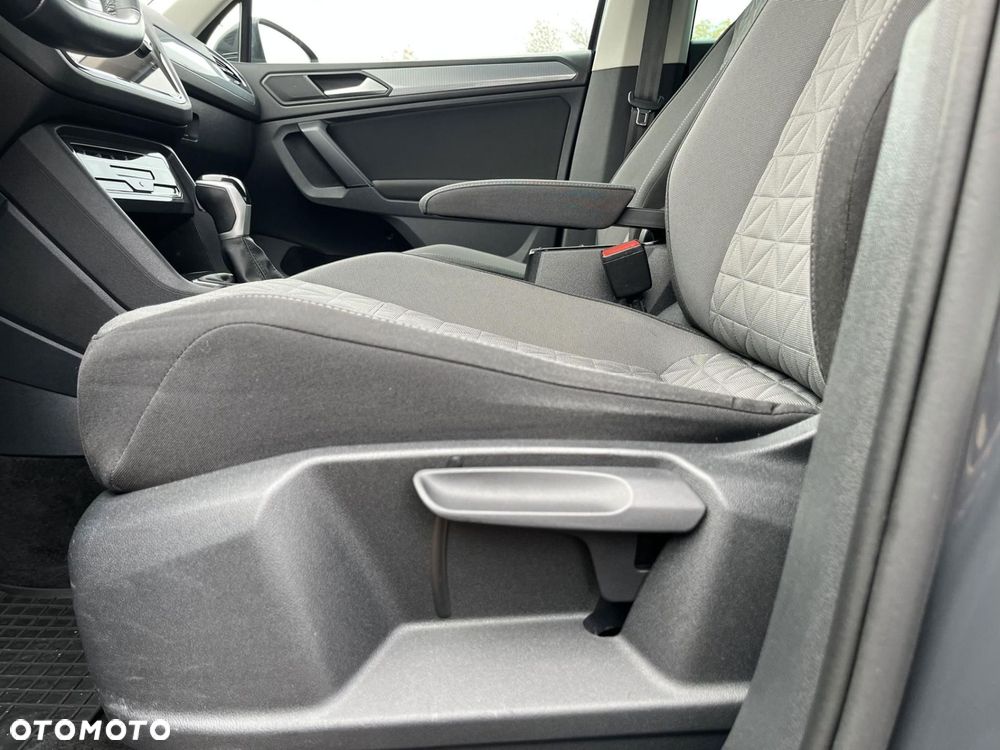Volkswagen Tiguan - 12