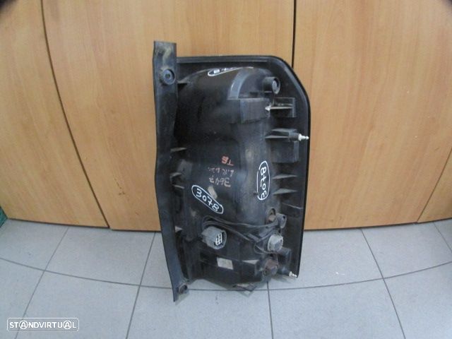 Farol Tras Stop3078 LAND ROVER DISCOVERY 4 L319 2010 3.0TDV6 4X4 V6 24V 245CV 5P  CASTANHO ESQ ORIGINAL - 2