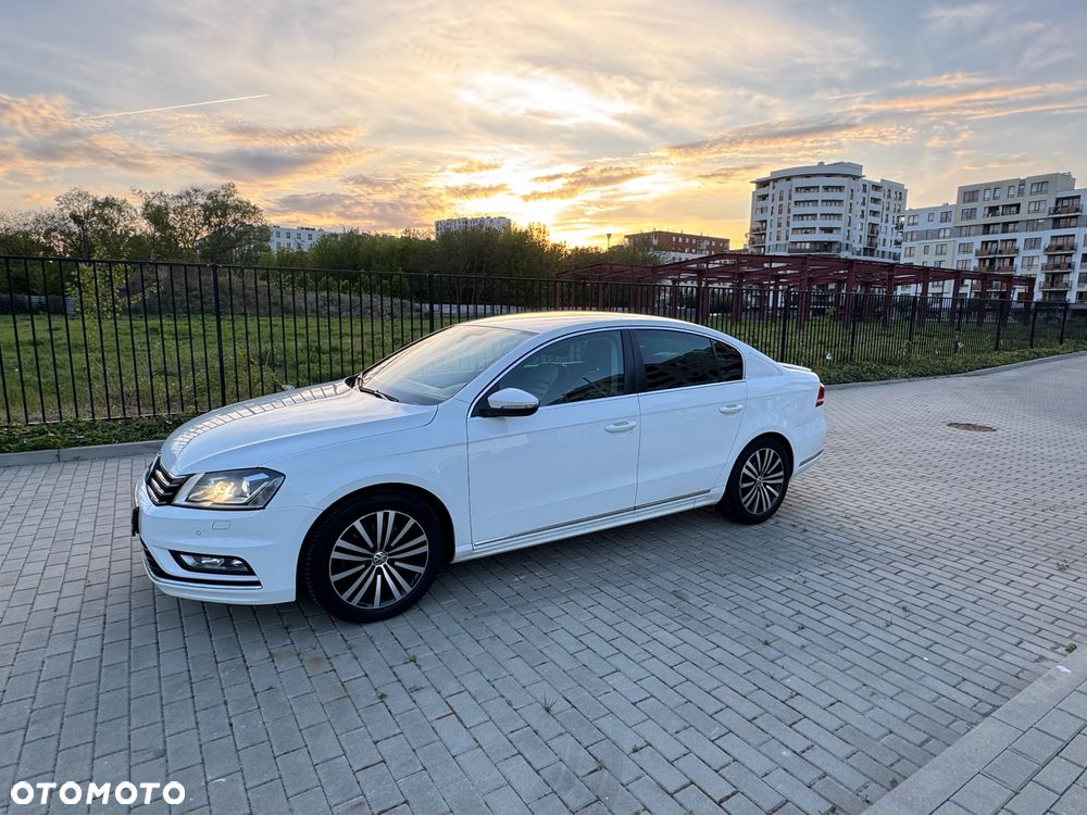 Volkswagen Passat 2.0 TDI Highline R-Style - 1