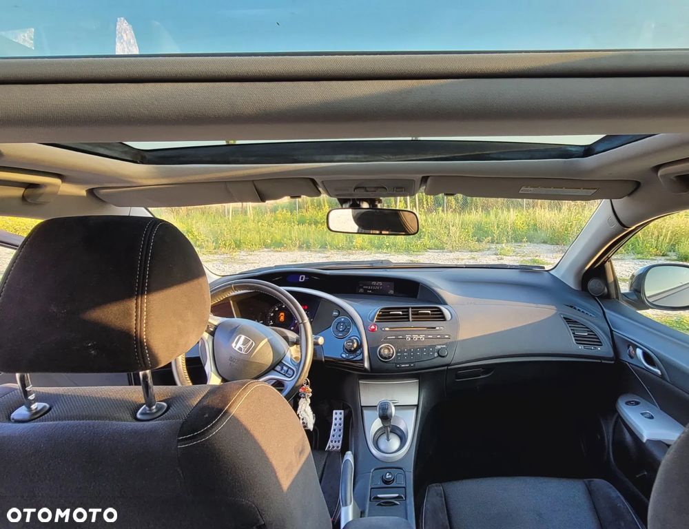 Honda Civic 1.8 LX Coupe - 7