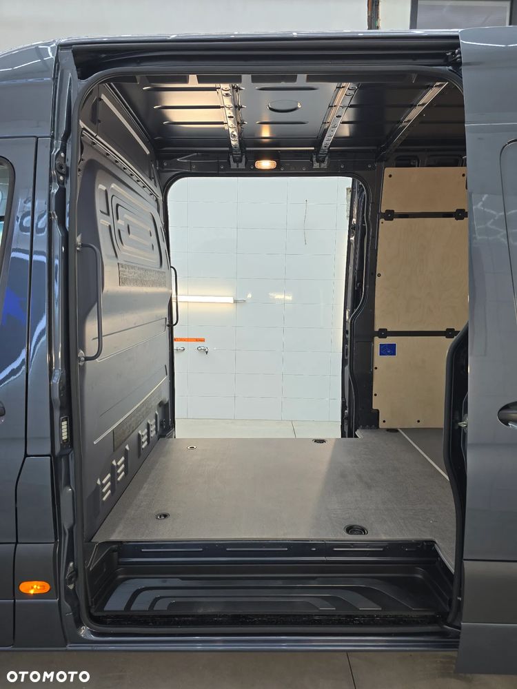 Mercedes-Benz SPRINTER 319 3.0 V6 CDI AUTOMAT 4,40Cm Długi SERWIS ASO MERCEDES-BENZ DO OSTATNIEGO km SALON PL FUL LED HIGH PERFORMANCE MBUX z ekranem dotykowym 10,25 cali SIEDZENIE KIEROWCY KOMFORTOWE, HYDRAULICZNE RESOROWANE PODGRZEWANA SZYBA PRZEDNIA TEMPOMAT KAMERA COFANIA LAKIER METALIK - 21