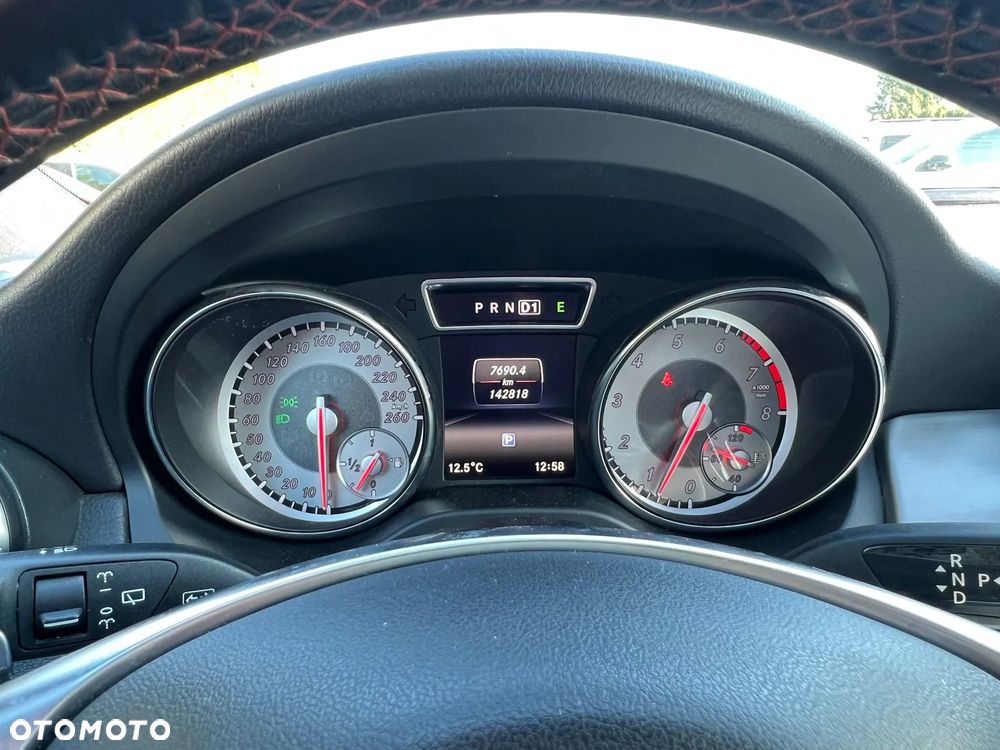 Mercedes-Benz CLA 180 7G-DCT AMG Line - 11