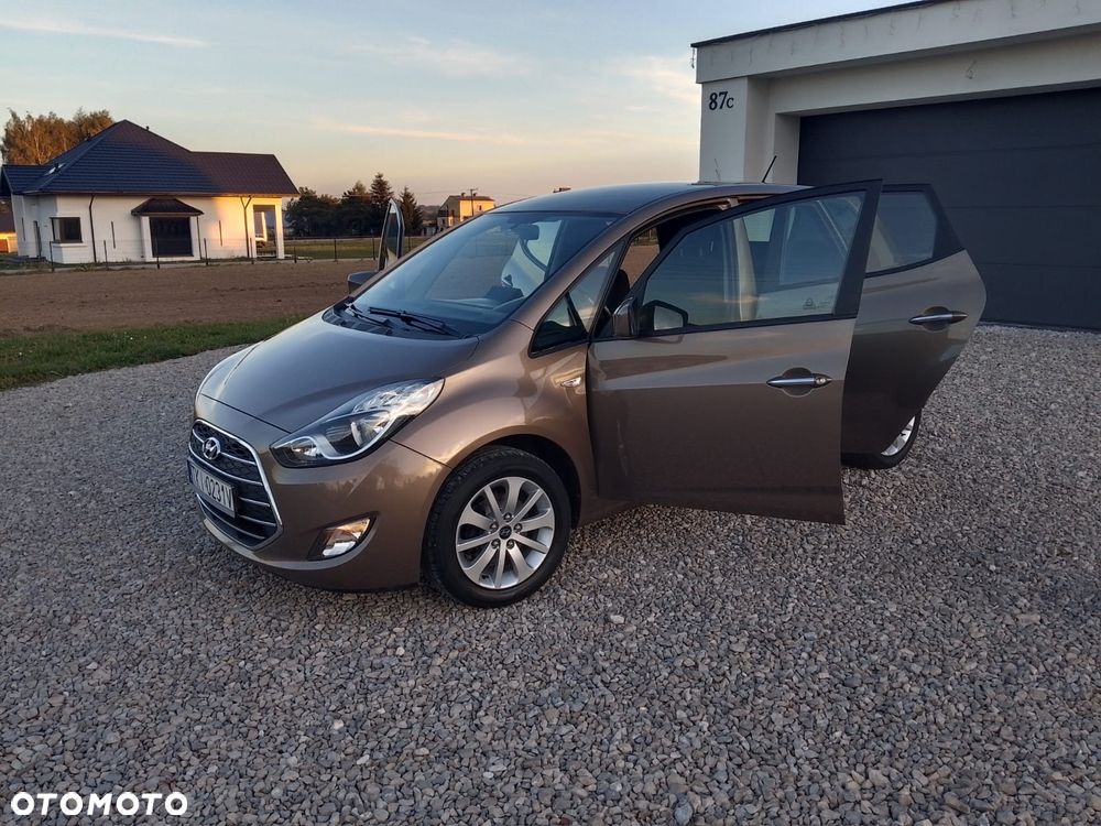 Hyundai ix20 1.4 Premium - 21