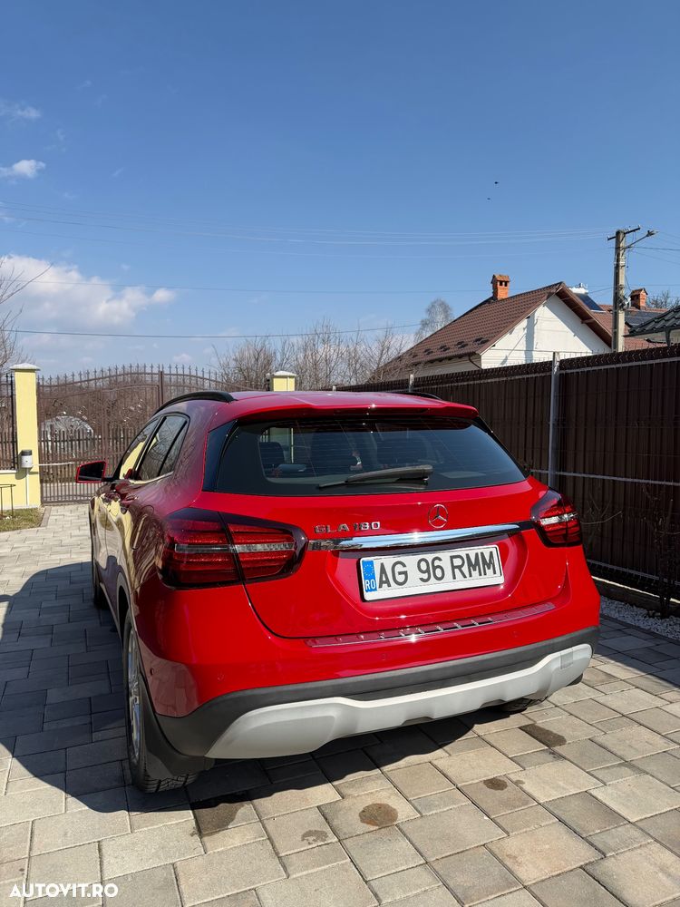 Mercedes-Benz GLA - 4