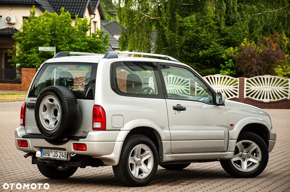 Suzuki Grand Vitara 1.6 - 12