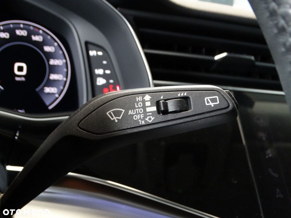Audi Q8 - 12