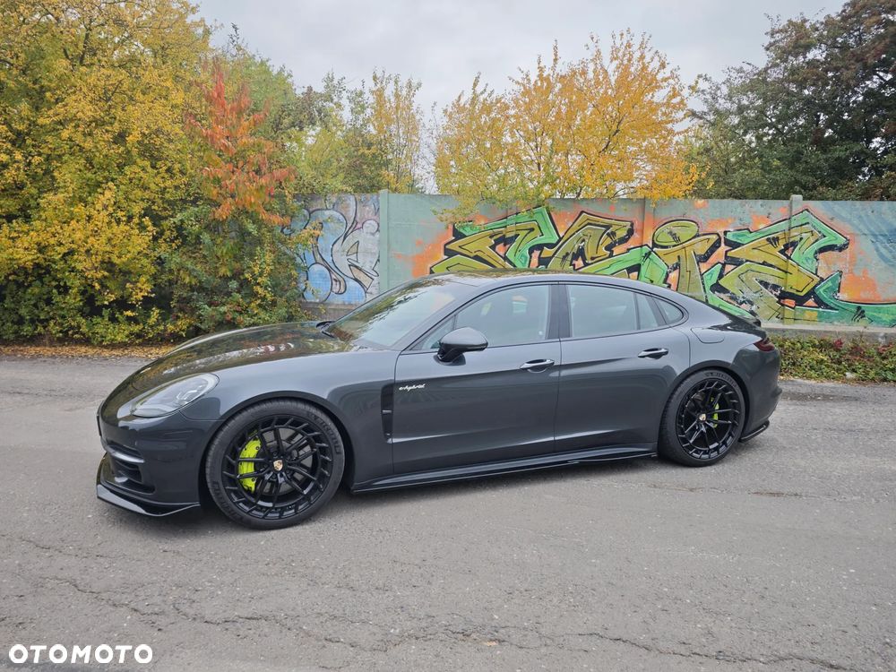 Porsche Panamera 4 E-Hybrid - 1