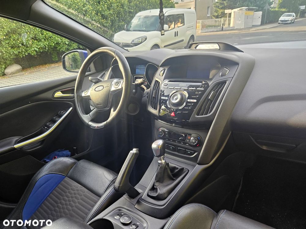 Ford Focus ST - 9