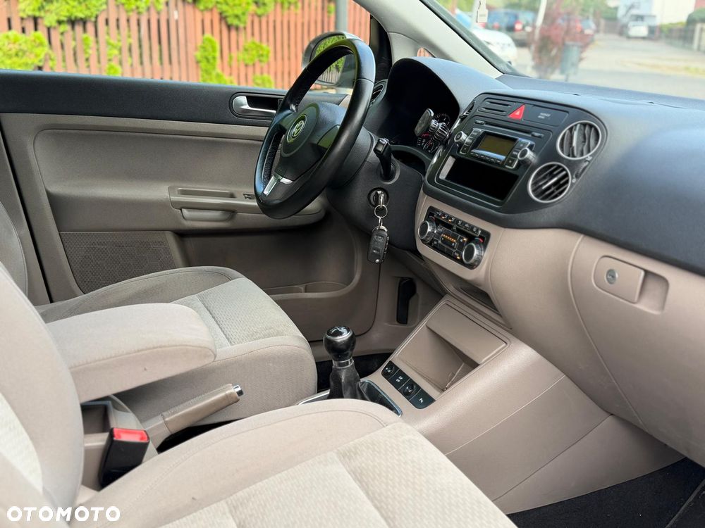 Volkswagen Golf Plus - 24