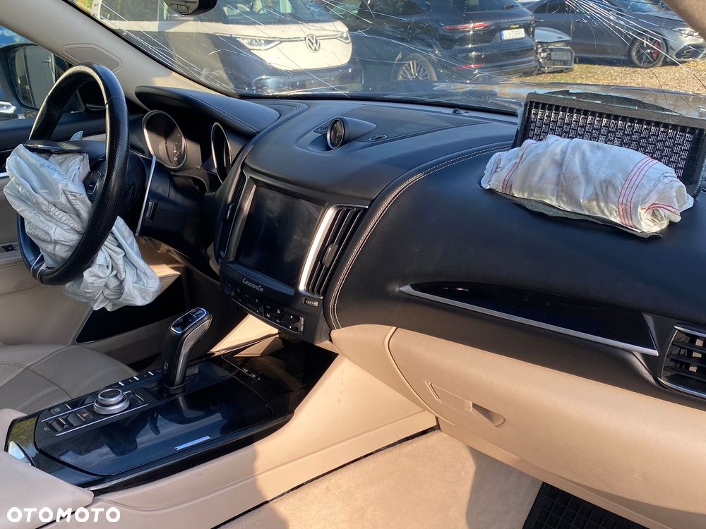 Maserati Levante - 15