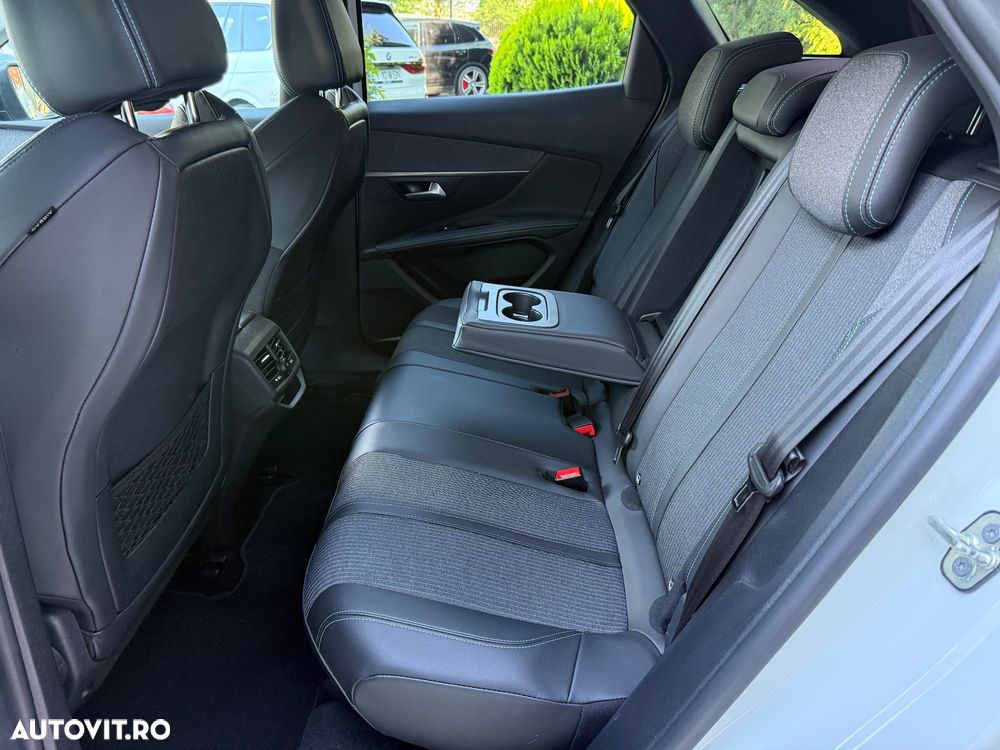 Peugeot 3008 PureTech 130 Stop & Start GPF EAT8 Allure - 34