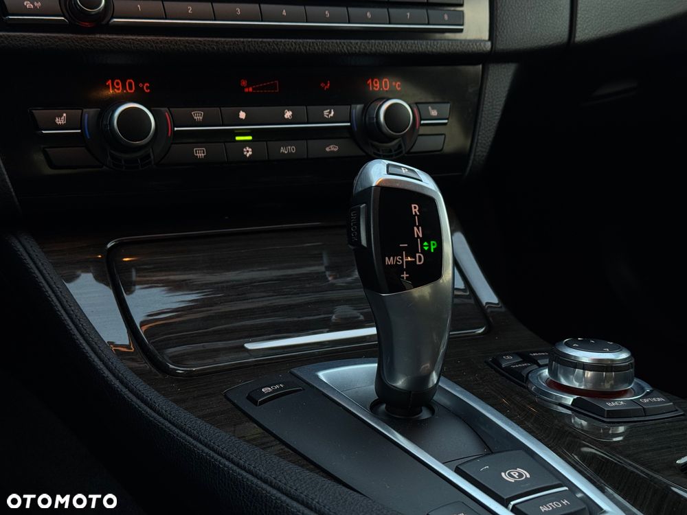 BMW Seria 5 520d - 29
