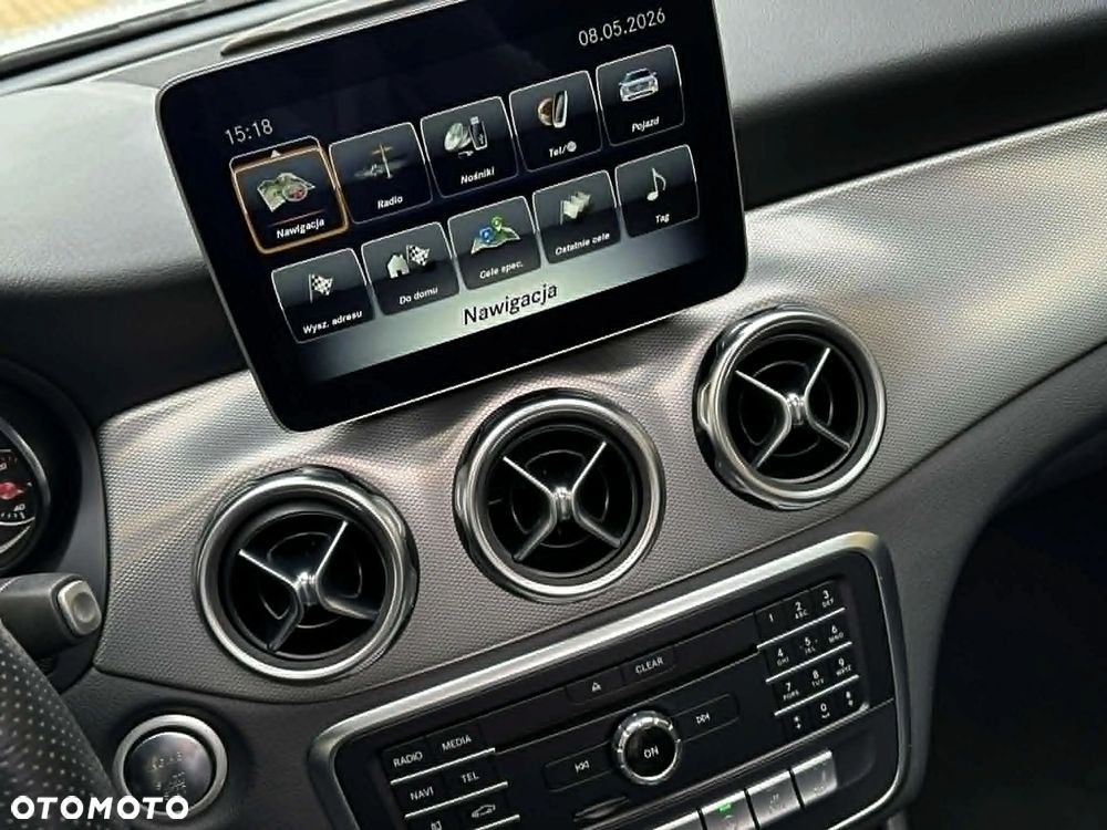Mercedes-Benz GLA 200 7G-DCT Urban - 35