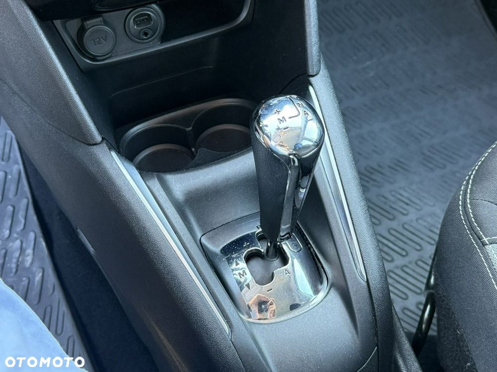 Peugeot 208 - 25