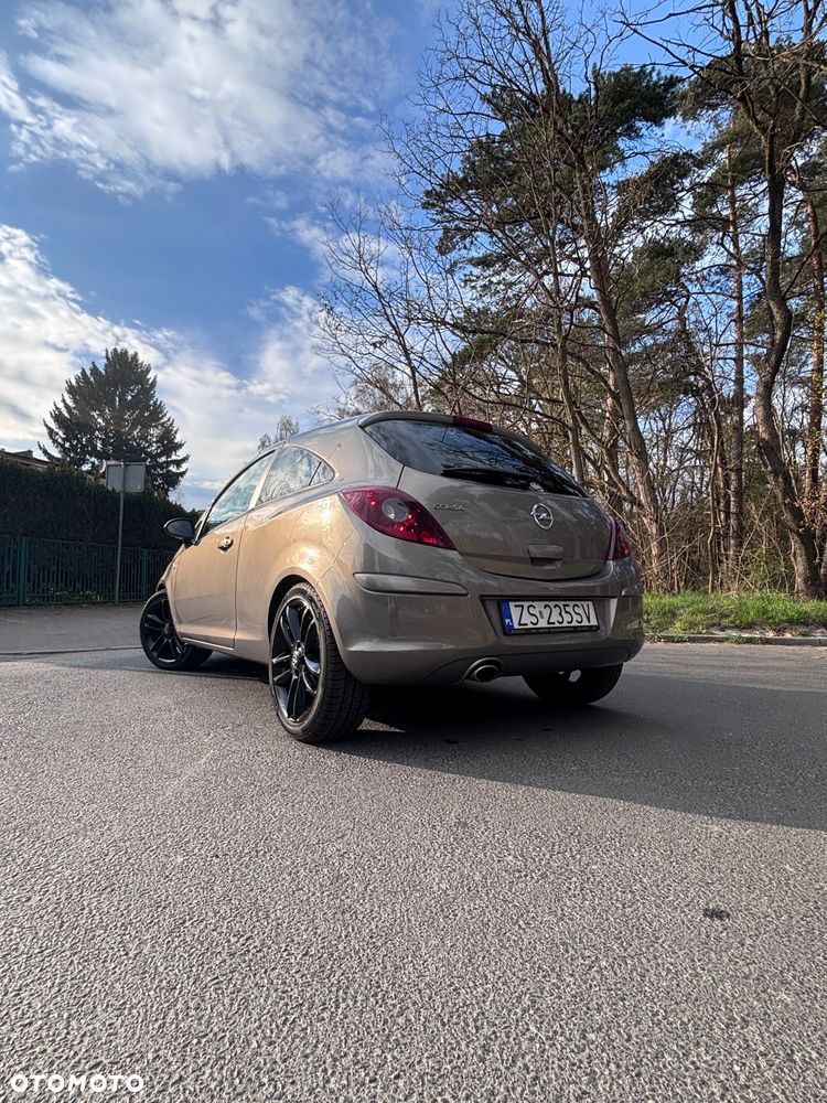 Opel Corsa 1.4 16V Color Edition - 3