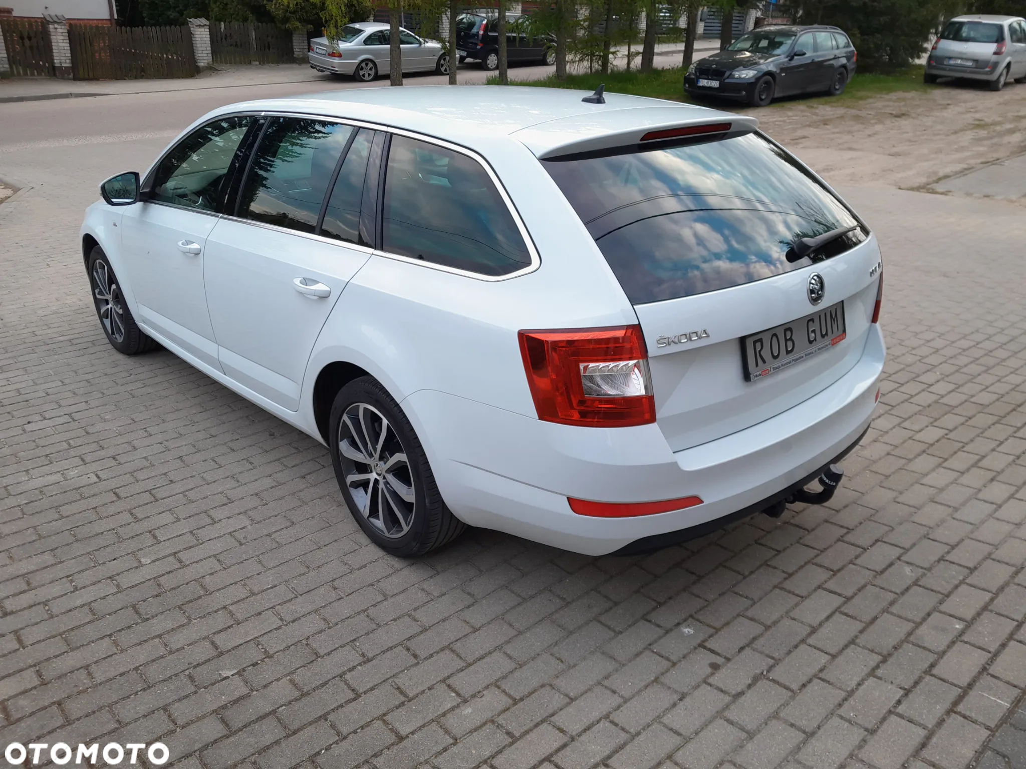 Skoda Octavia 2.0 TDI DSG Premium Edition - 3