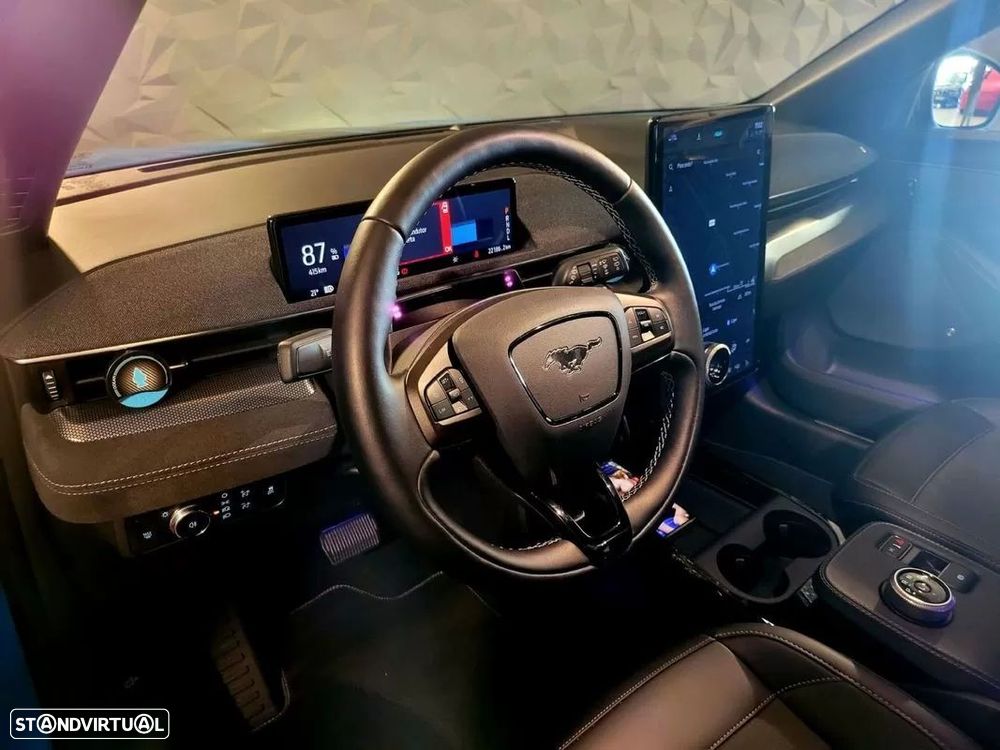 Ford Mustang Mach-E GT AWD - 32