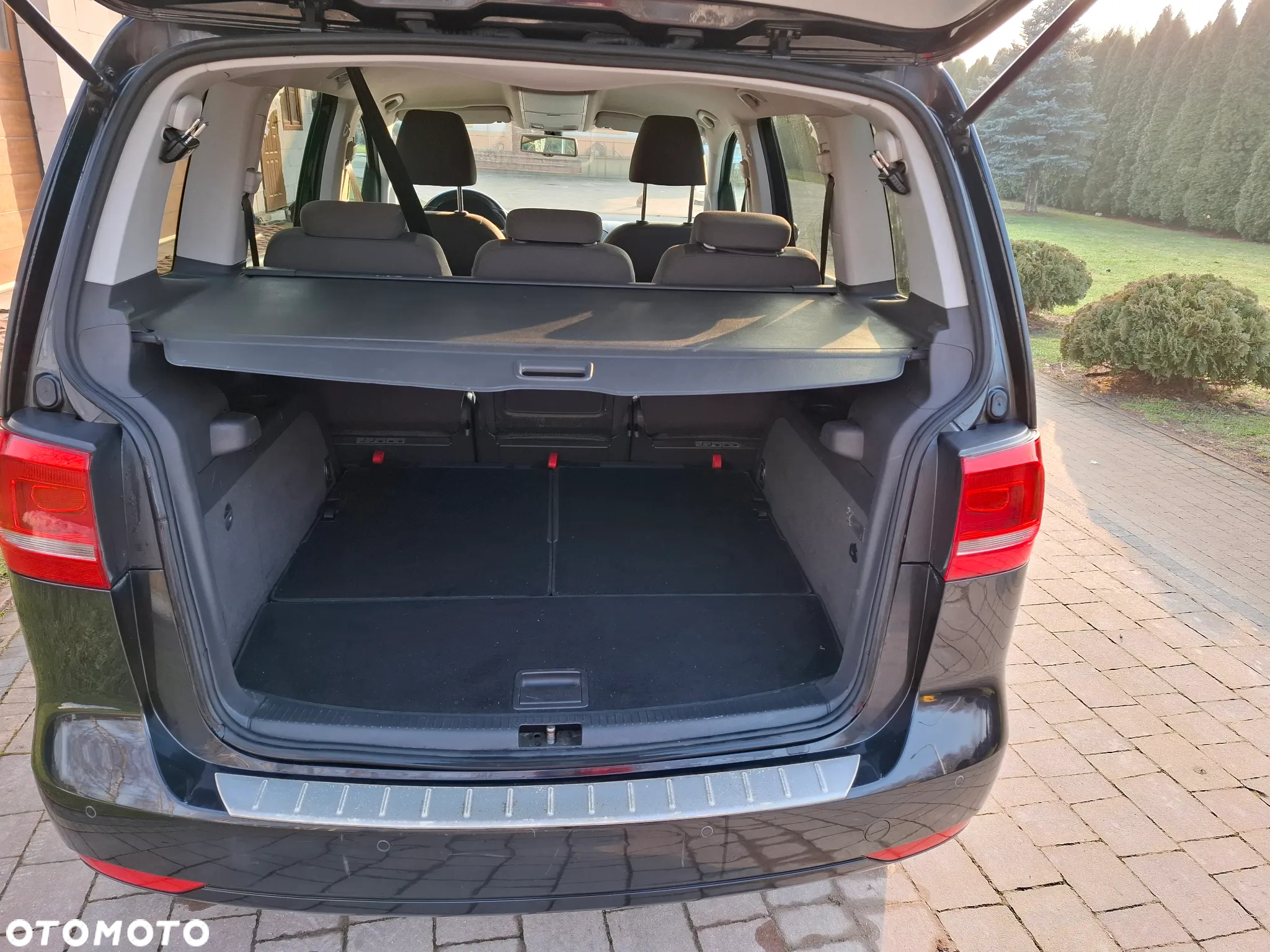 Volkswagen Touran - 23