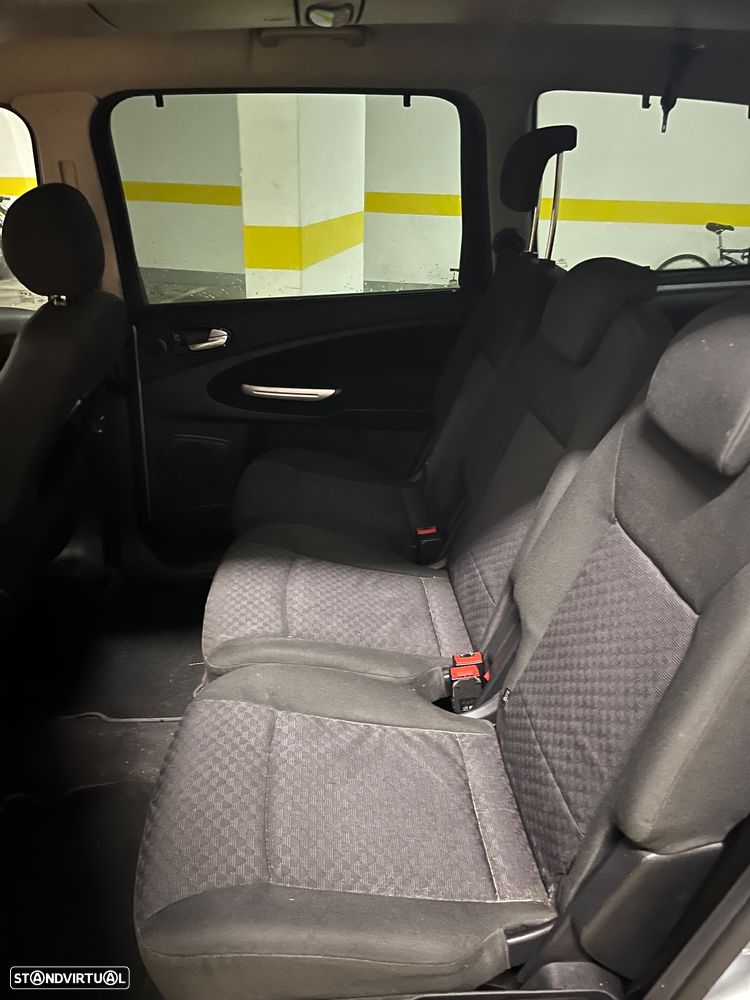 Ford Galaxy 2.0 TDCi Ghia - 4